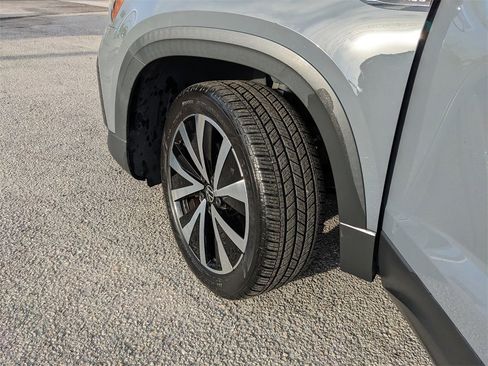 Used 2023 Volkswagen Taos SE image 33