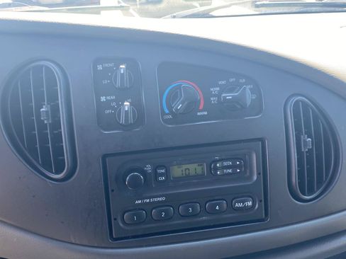 Used 2007 Ford E-350 and Econoline 350 XL RWD image 10