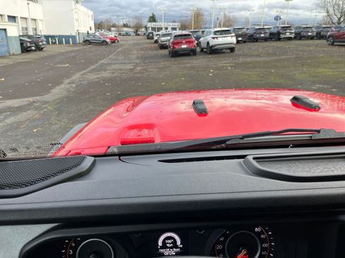 Used 2025 Jeep Wrangler Sport S image 33