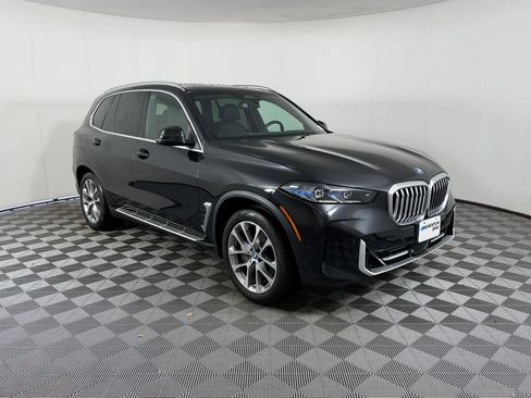 Used 2025 BMW X5 xDrive50e AWD/4WD image 7
