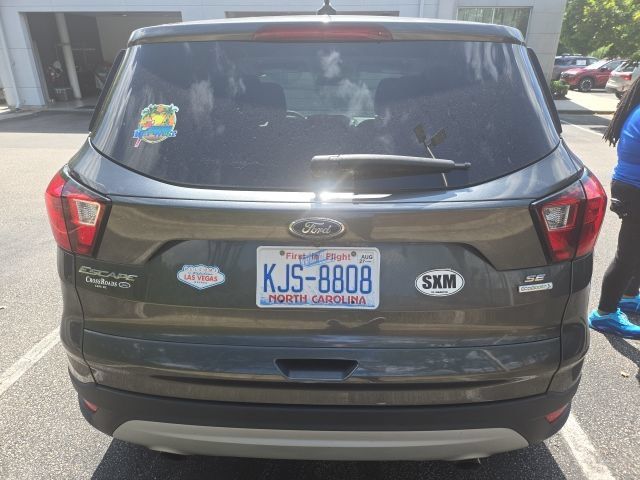 Used 2019 Ford Escape SE FWD image 4