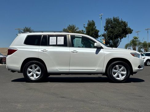 Used 2010 Toyota Highlander 2WD image 2