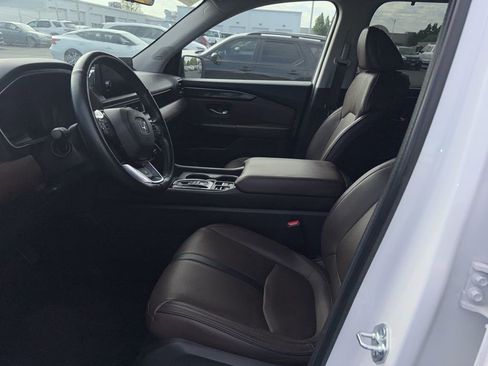 Used 2025 Honda Pilot Elite image 10