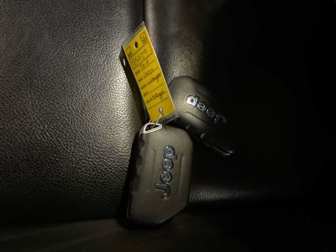 Used 2019 Jeep Wrangler Unlimited Rubicon image 27