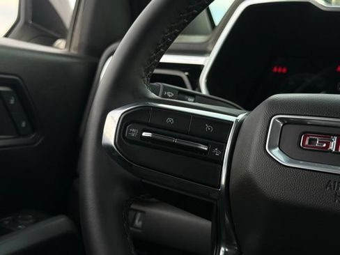 Used 2024 GMC Canyon Elevation w/ Convenience Package AWD/4WD image 10