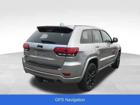 Used 2018 Jeep Grand Cherokee Altitude AWD/4WD image 2