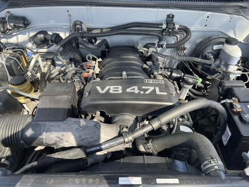 Used 2005 Toyota Sequoia SR5 image 9