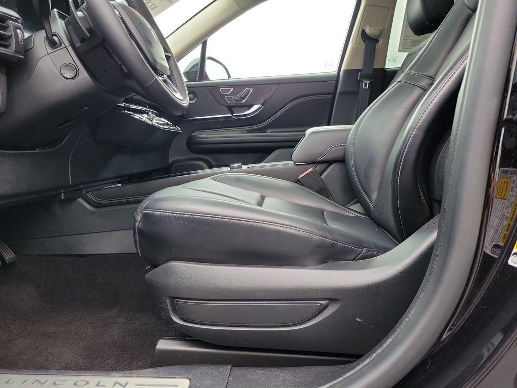 Certified 2023 Lincoln Corsair AWD w/ Equipment Group 102A image 19