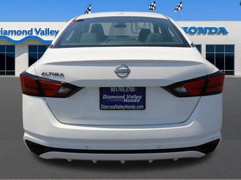 Used 2025 Nissan Altima 2.5 SV FWD image 5