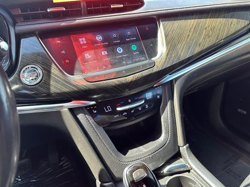 Used 2020 Cadillac XT6 Premium Luxury AWD/4WD image 26
