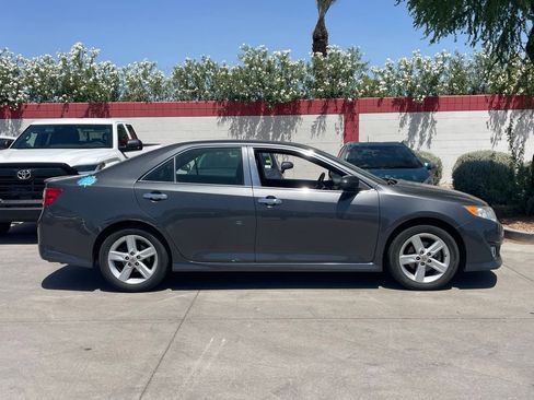 Used 2013 Toyota Camry SE FWD image 2
