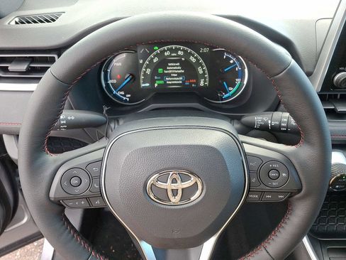 New 2025 Toyota RAV4 SE image 17