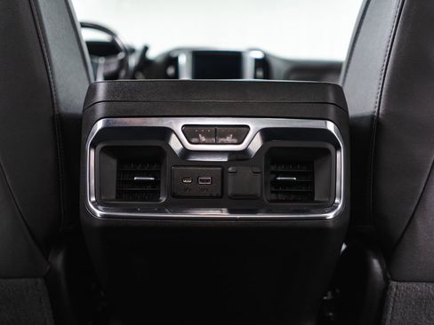 Used 2023 GMC Sierra 2500 SLT w/ SLT Convenience Package image 31