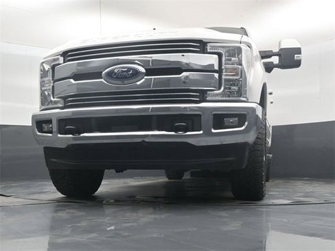 Used 2019 Ford F250 Lariat w/ Lariat Value Package image 43