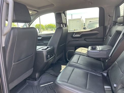 Used 2024 Chevrolet Silverado 1500 RST w/ Redline Edition AWD/4WD image 28