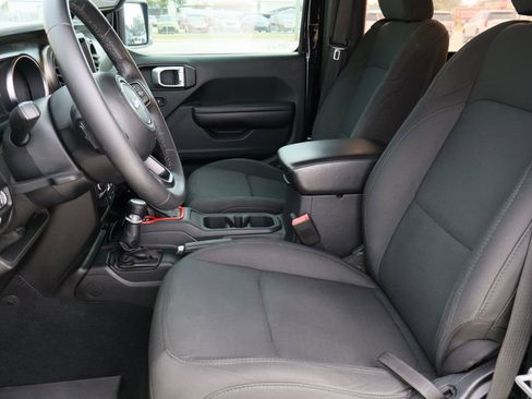 Used 2019 Jeep Wrangler Sport image 20