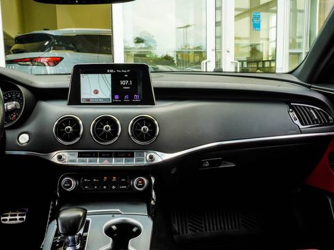 Used 2018 Kia Stinger GT2 AWD/4WD image 18