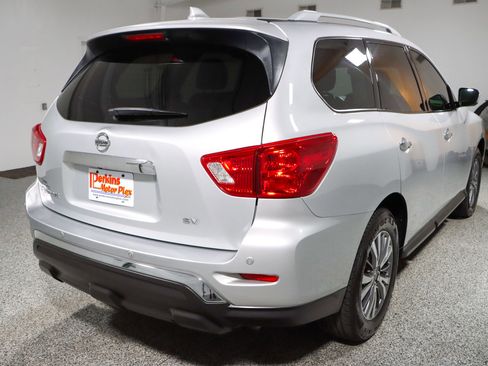 Used 2019 Nissan Pathfinder SV FWD image 7