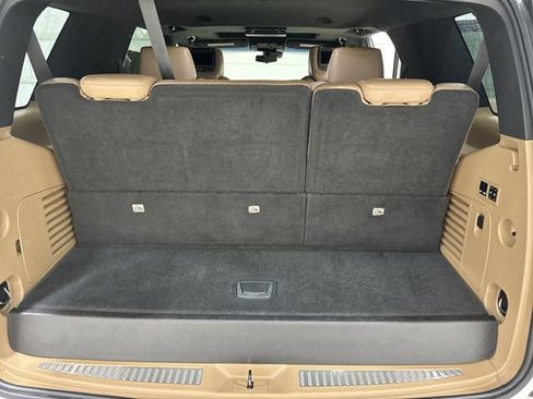 Used 2018 Cadillac Escalade Platinum RWD image 27