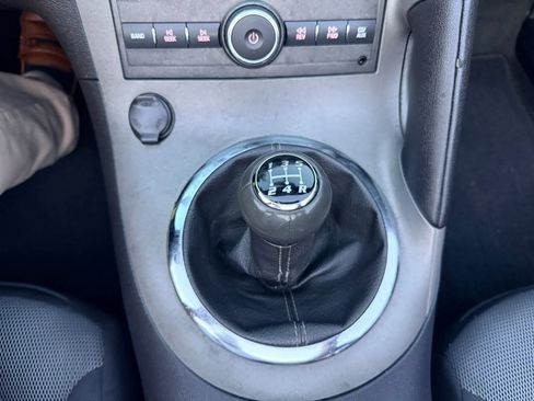 Used 2007 Pontiac Solstice Convertible RWD image 11