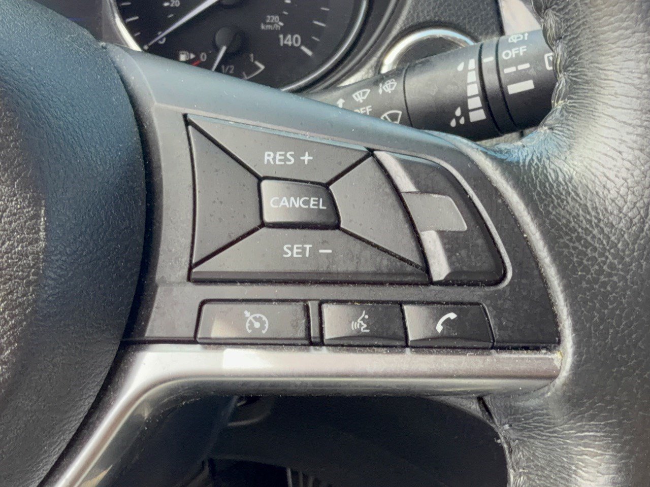 Used 2018 Nissan Rogue SV FWD image 19