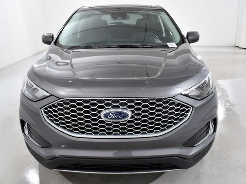 Used 2023 Ford Edge SEL w/ Convenience Package image 3