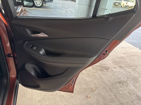 Used 2020 Buick Encore GX Essence image 22