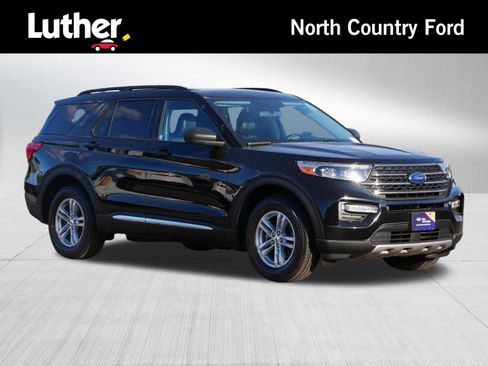 Certified 2022 Ford Explorer XLT w/ Equipment Group 202A AWD/4WD image 1