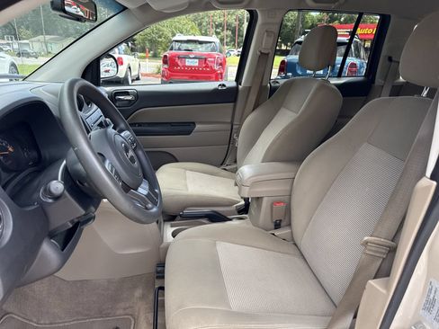Used 2017 Jeep Compass Sport w/ Power Value Group FWD image 9