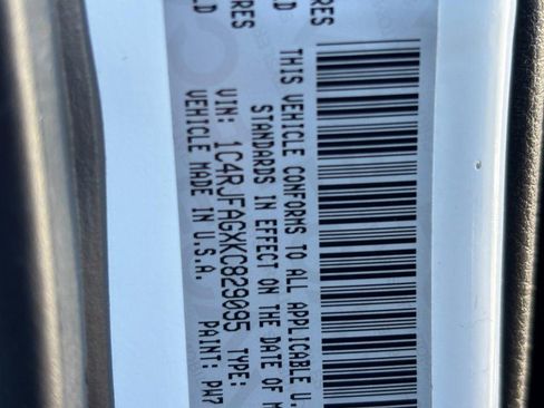 Used 2019 Jeep Grand Cherokee Laredo image 26