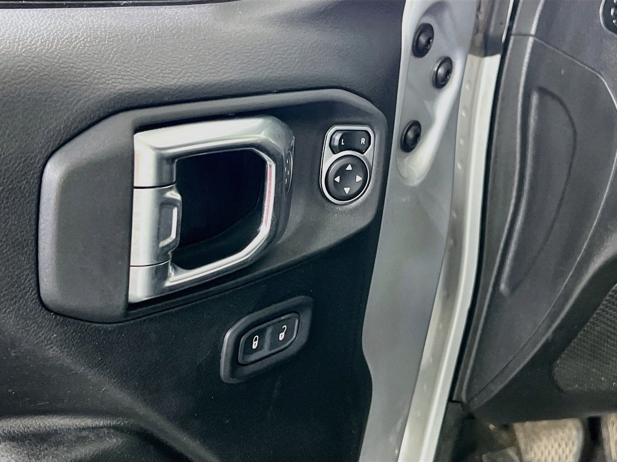 Used 2023 Jeep Gladiator Mojave w/ Cold Weather Group AWD/4WD image 18