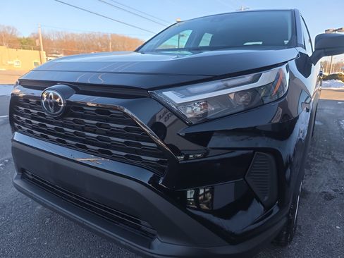 Used 2025 Toyota RAV4 LE image 12