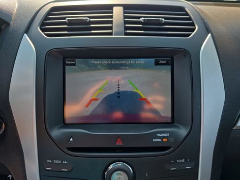 Used 2012 Ford Explorer XLT FWD image 24