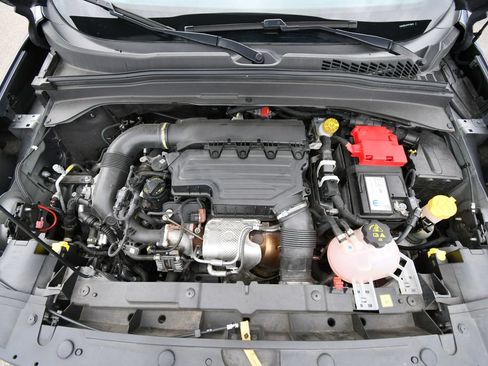 Used 2023 Jeep Renegade Latitude AWD/4WD image 13