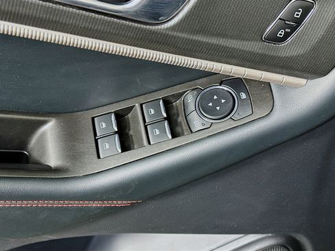 Used 2025 Ford Explorer ST-Line w/ ST-Line Street Pack image 15