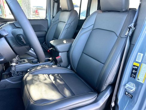 New 2026 Jeep Gladiator Sport image 17