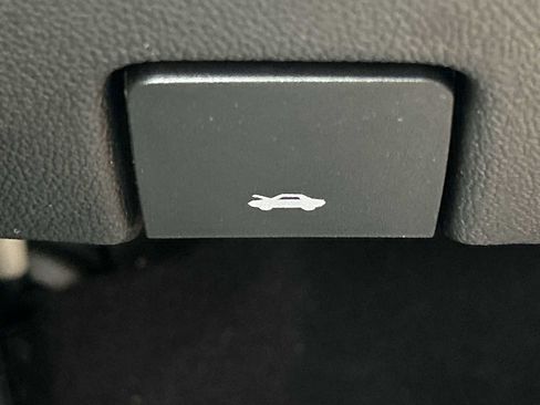 Used 2022 Chevrolet Colorado LT w/ LT Convenience Package RWD image 24