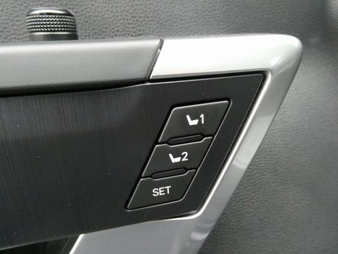 Used 2022 Toyota Tundra Platinum image 27