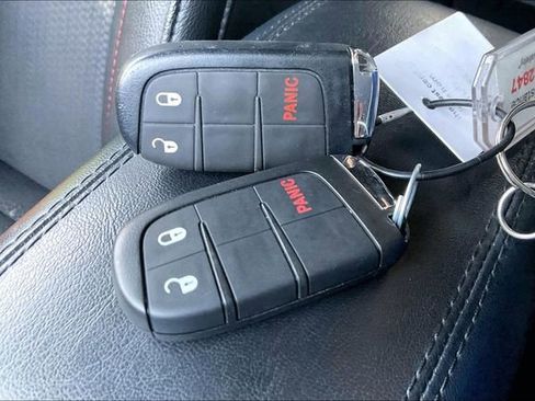 Used 2025 Jeep Compass Trailhawk AWD/4WD image 10