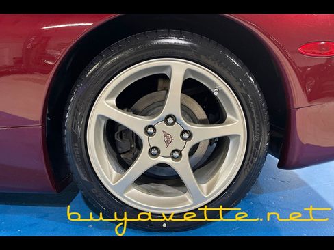 Used 2003 Chevrolet Corvette Coupe w/ Preferred Equipment Group RWD image 12