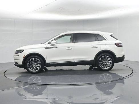 Used 2023 Lincoln Nautilus Reserve w/ Luxury Package AWD/4WD image 31