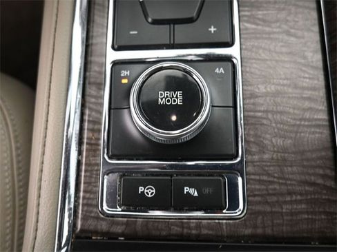 Used 2019 Ford Expedition Limited w/ Equipment Group 302A image 28