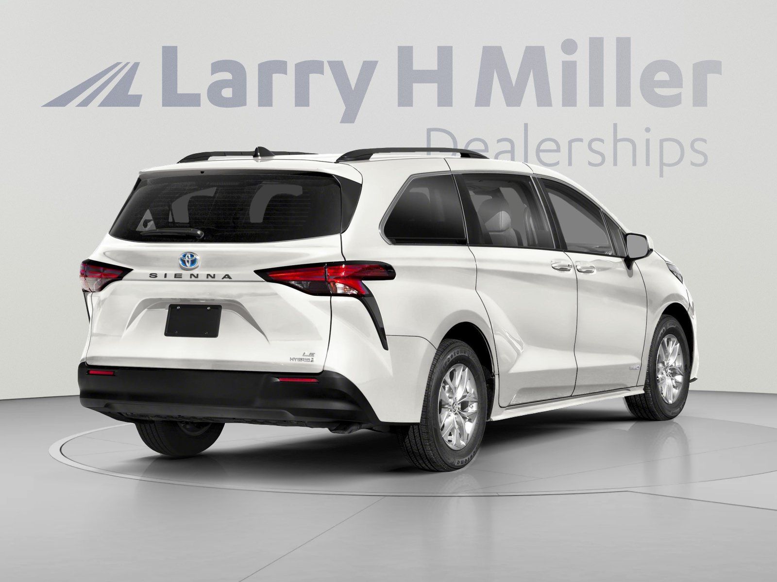 Used 2024 Toyota Sienna LE AWD/4WD image 2