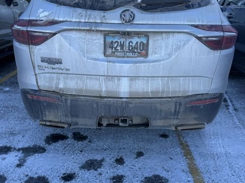 Used 2021 Buick Enclave Essence w/ LPO, Touring Package image 4