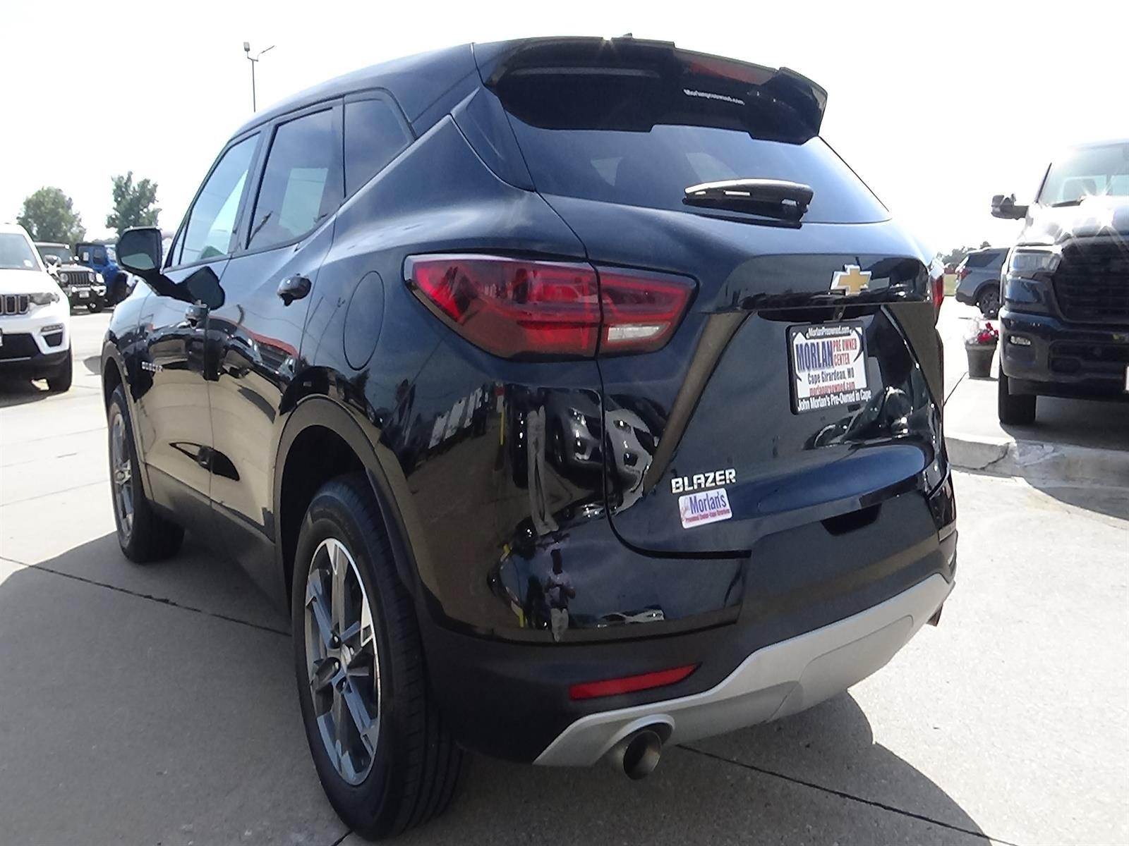 Used 2025 Chevrolet Blazer LT FWD image 9