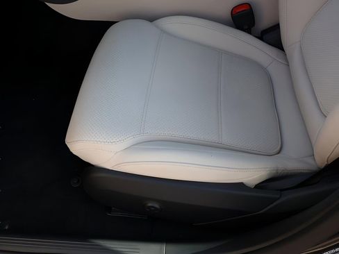 New 2025 Mercedes-Benz C 300 4MATIC Sedan image 34