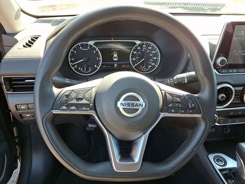 Certified 2023 Nissan Sentra SV FWD image 18