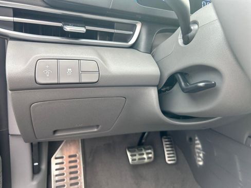 New 2026 Hyundai Elantra Sport FWD image 17