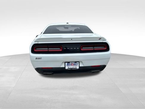 Used 2019 Dodge Challenger SXT image 4