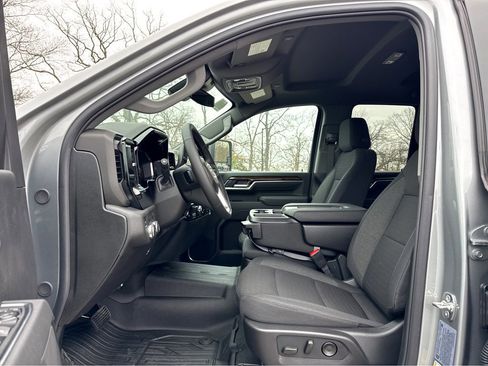 New 2026 GMC Sierra 2500 SLE w/ SLE Value Package; image 8
